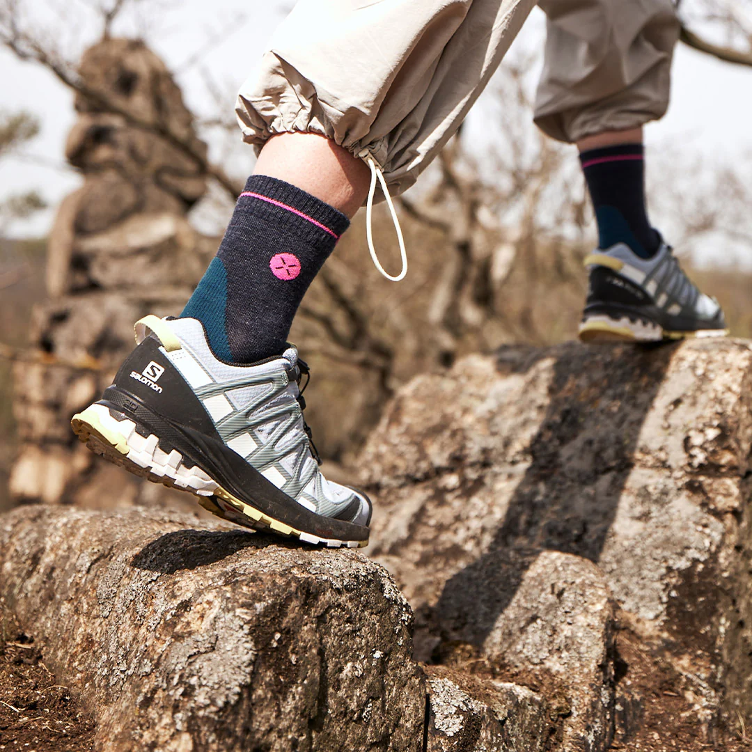 Merino Hiking Ankle Socks Women | Dark Blue / Pink - Image 6