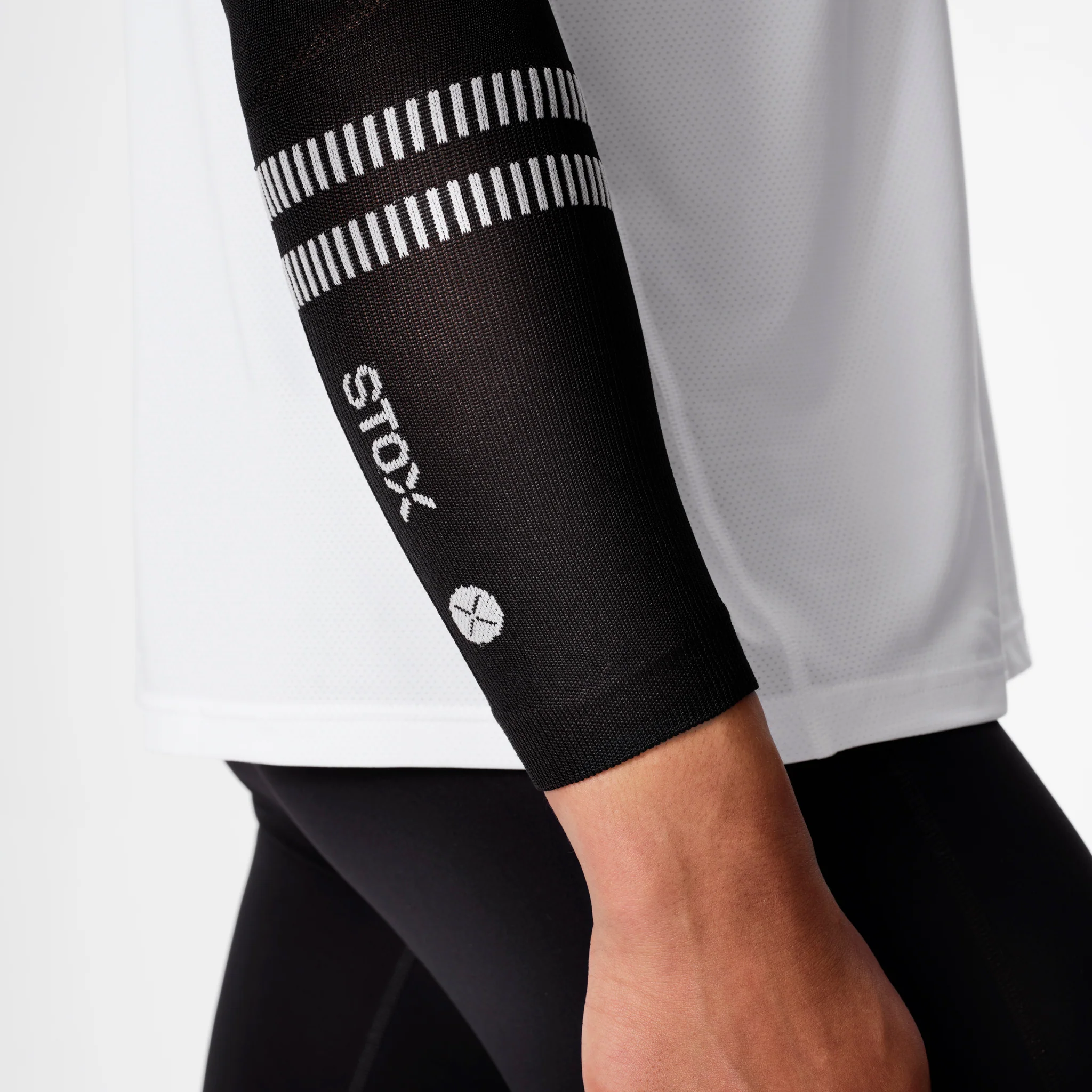 Running Arm Sleeves Unisex | Black / Light Grey - Image 6