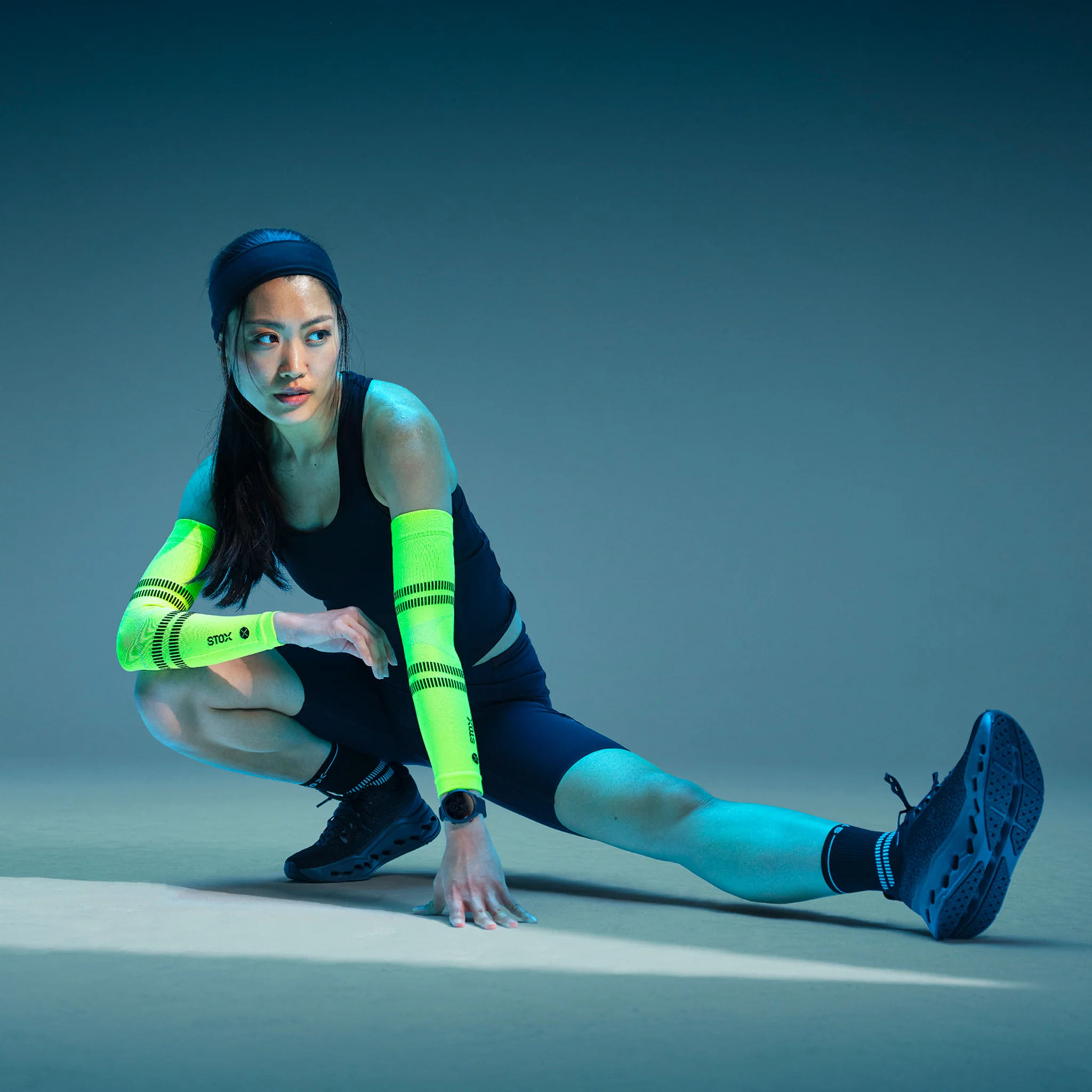 Running Arm Sleeves Unisex | Black / Light Grey - Image 8