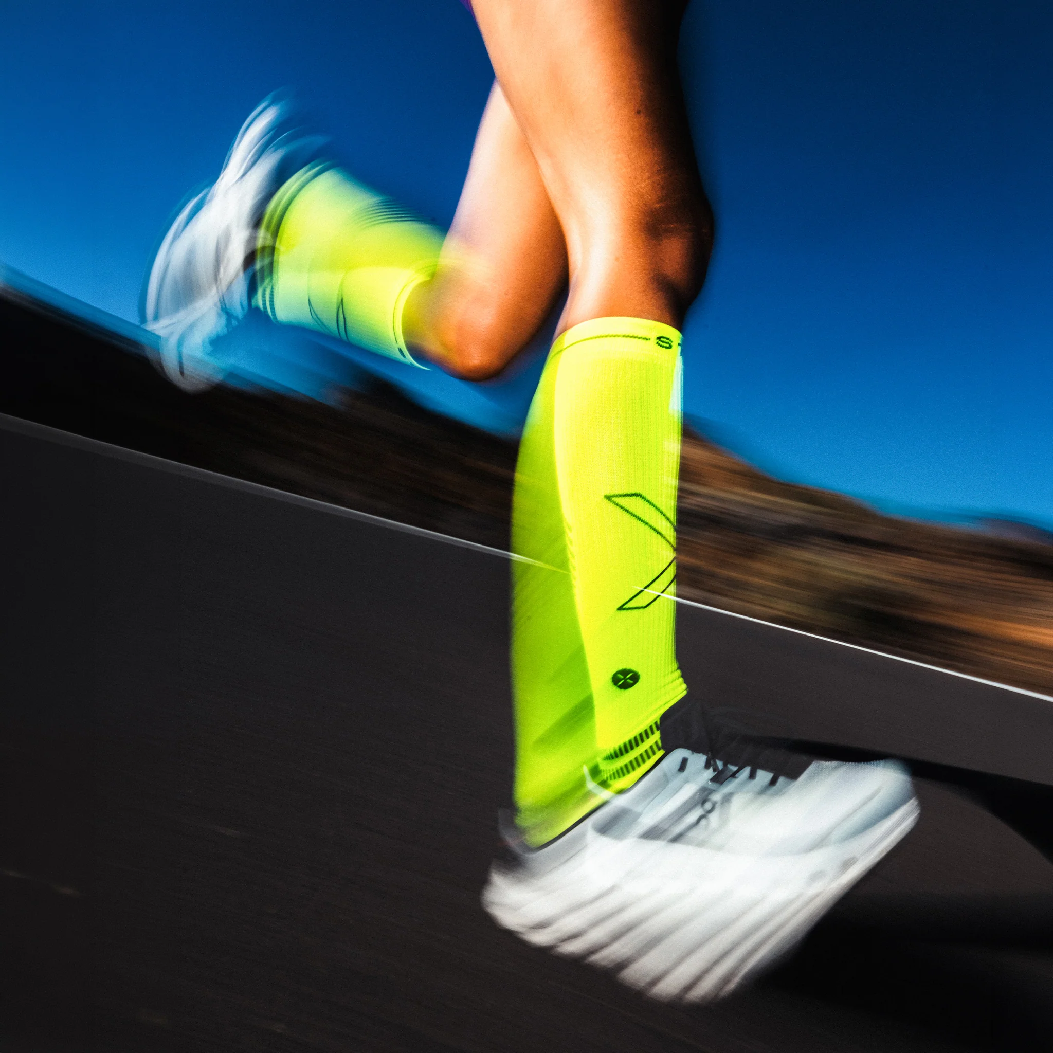 Running Socks Women | Yellow Fluo / Black - Image 2